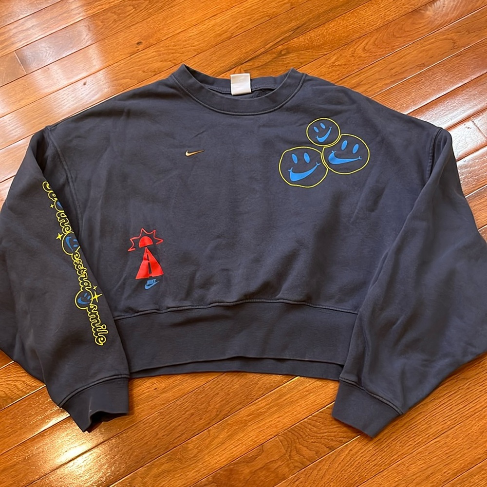 Nike crop sweatshirt
